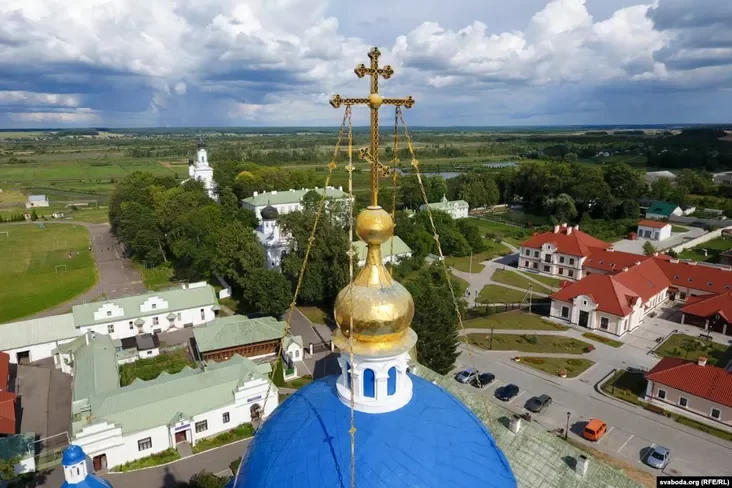 Pravasłaŭnyja kryžy nad Žyrovičami