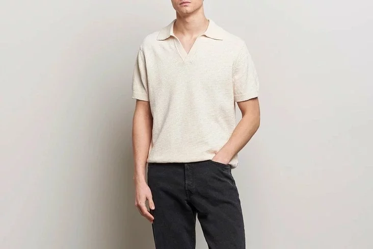 The open-collar shirt