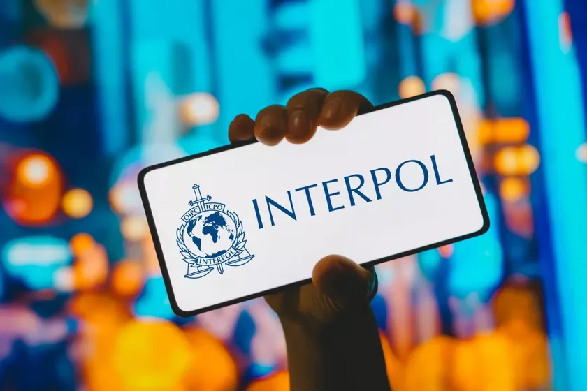 Interpol Intierpoł Interpoł